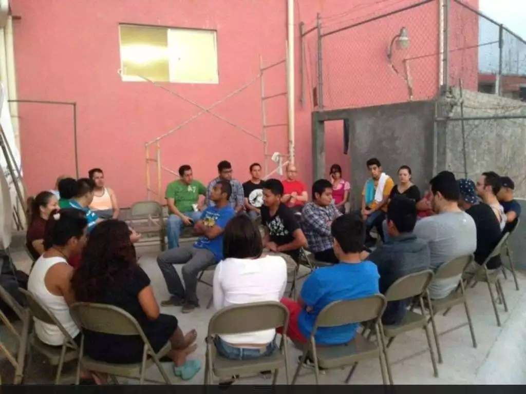 4 Minors & 27 Adults Traveling from Mexico to Laredo Under Sovereign Escort